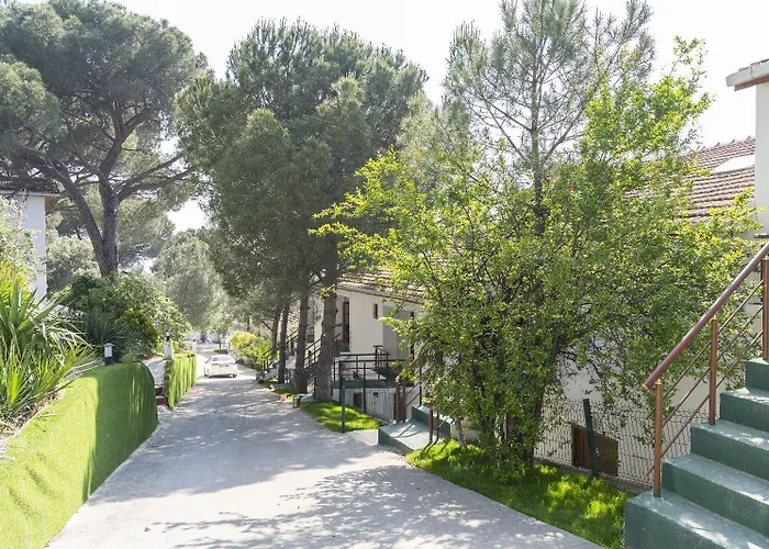 Seasons Park ホテル ヤロヴァ